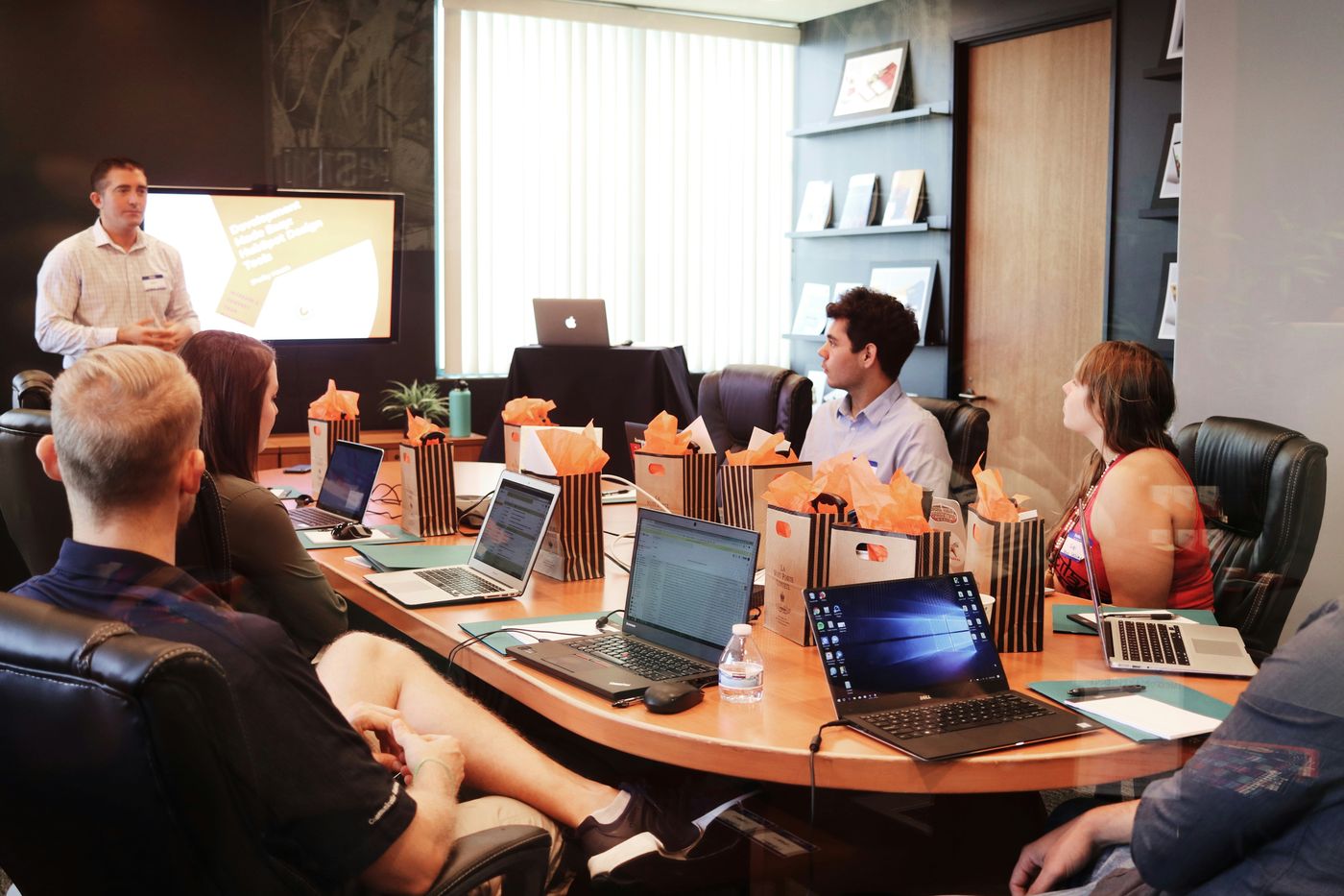 Incompany training in een vergaderruimte